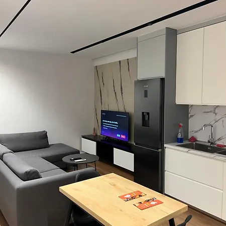 Renas Apartment1 Apartamento *