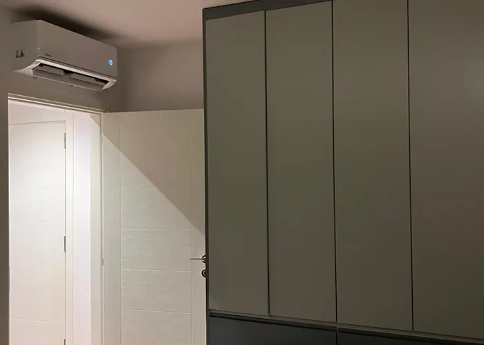 Renas Apartment1 טיראנה