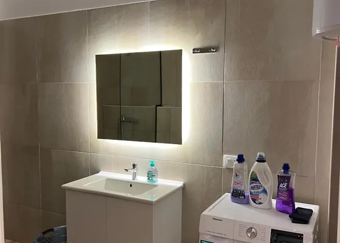 Renas Apartment1 דירה טיראנה